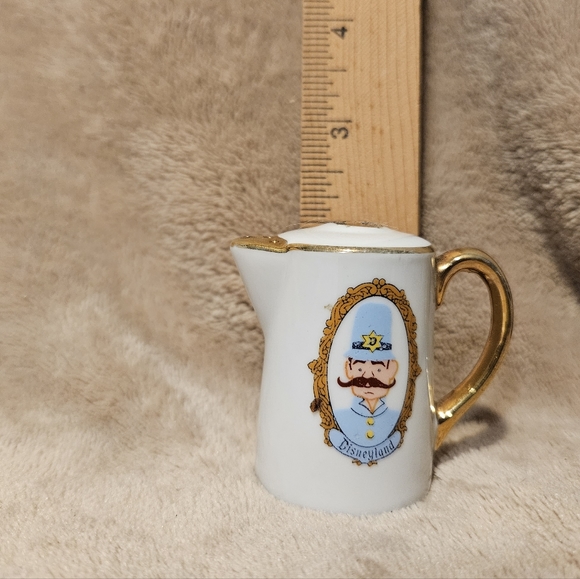 Vintage Disneyland Castle Teapot Salt and Pepper Shakers - Picture 7 of 8